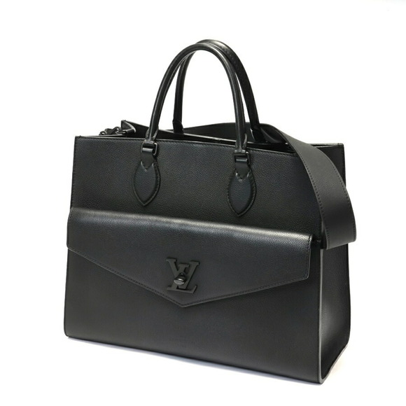LOUIS VUITTON Black Leather Shoulder Bag - Picture 1 of 10
